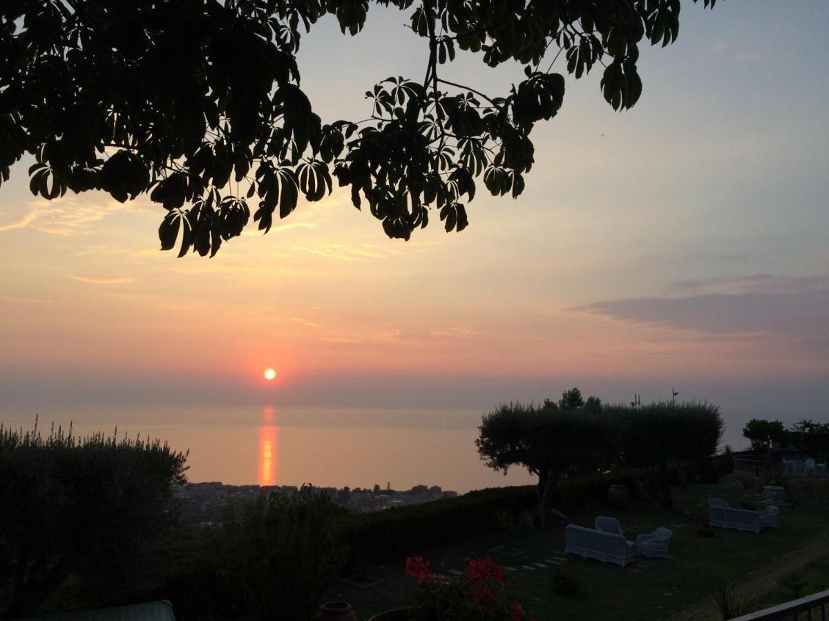 Villa Del Conte Tropea Exterior foto